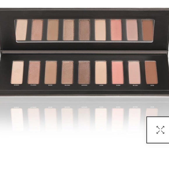 Eye shadow palette /never used brand new - Picture 1 of 5
